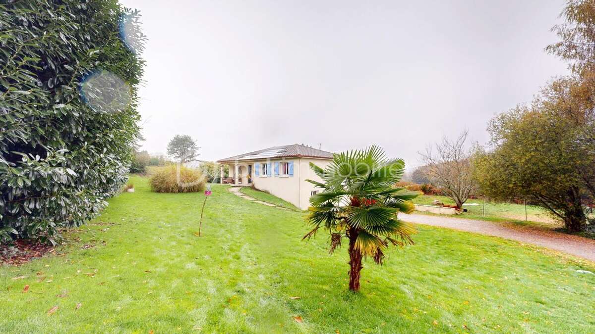 Maison à BONNAC-LA-COTE