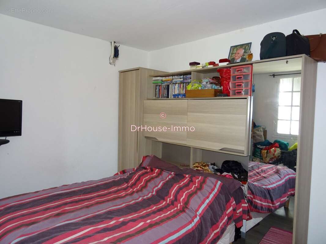 Maison 270 m² à Saint-Andre-De-Cubzac  - photo 8