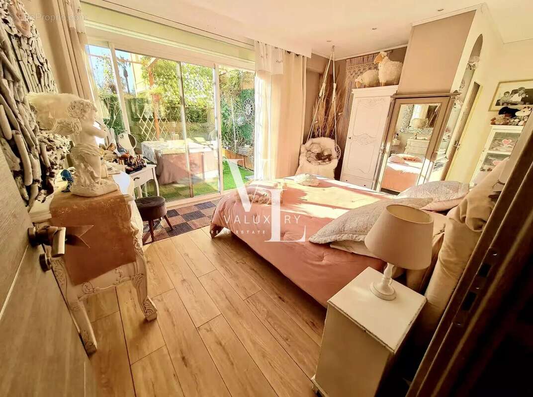 Appartement à COGOLIN