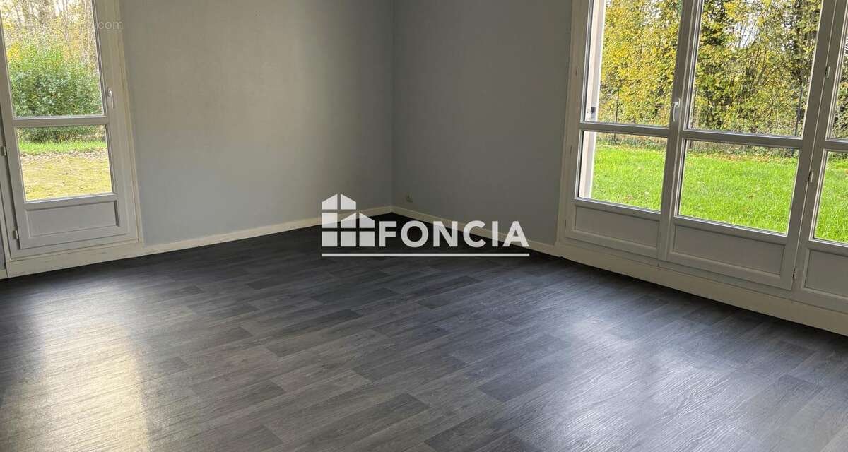 Maison à LES BORDES