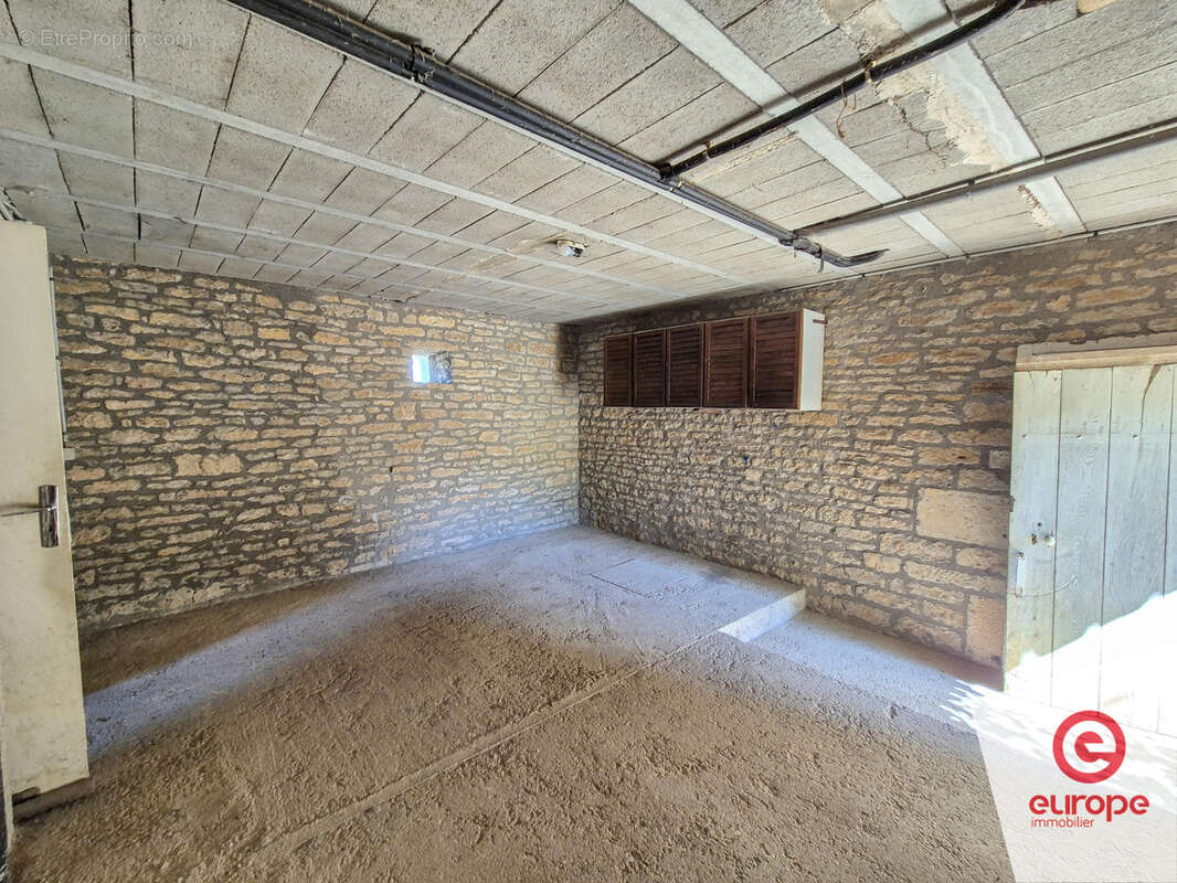 Maisons 6 pièces de 130m2 avec jardins et dépendances à Santigny - photo 9