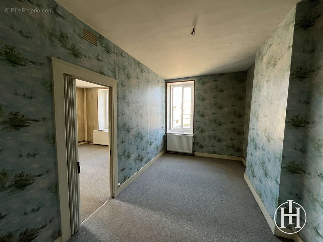 Maison à OUROUER-LES-BOURDELINS