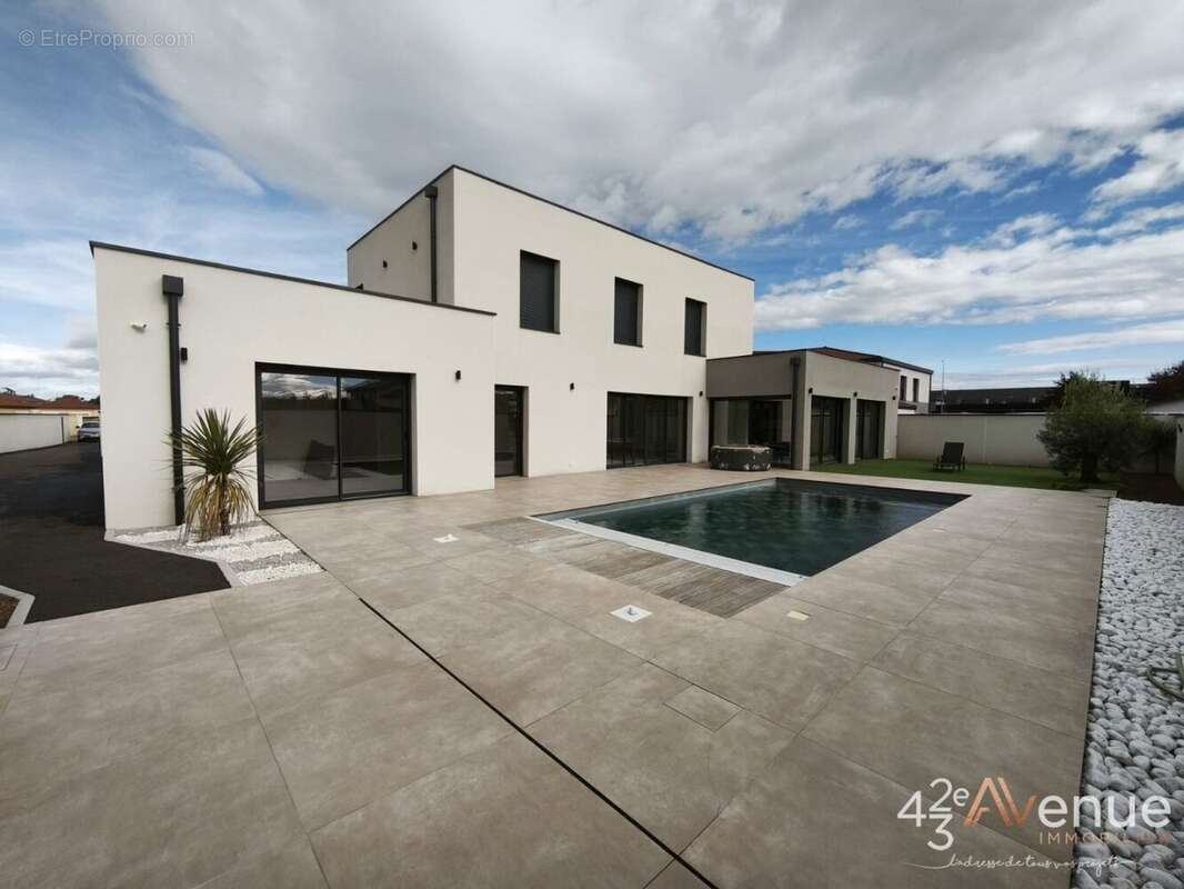 Maison à ANDREZIEUX-BOUTHEON