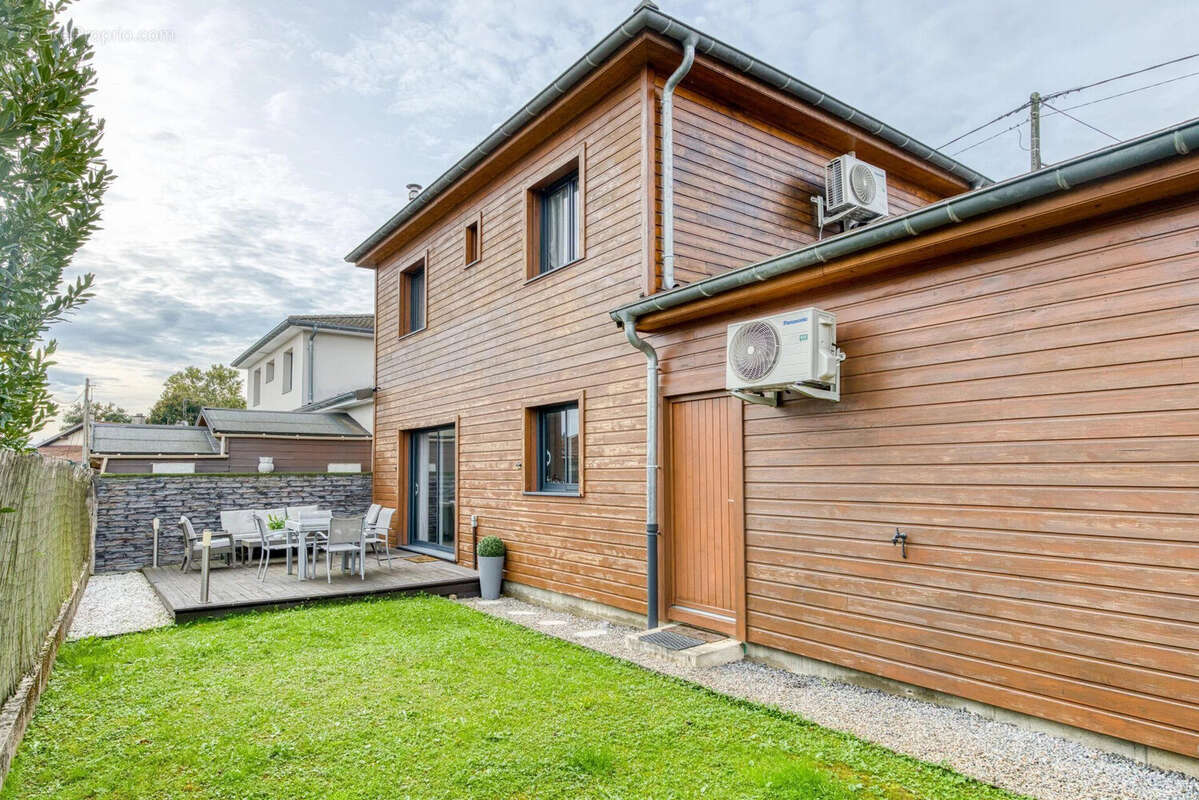 Maison à PERONNAS