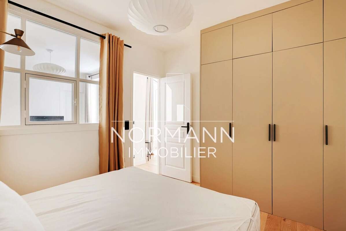Appartement à PARIS-16E