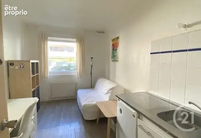 Photo Appartement à Neuilly-Sur-Seine au prix de 96 000€