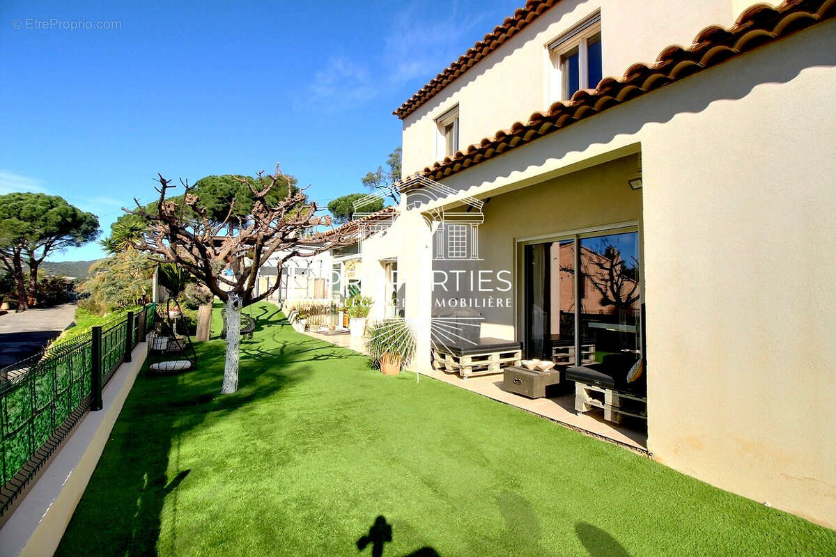 Maison à BORMES-LES-MIMOSAS