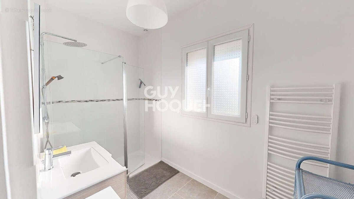 Maison à LE VIVIER-SUR-MER