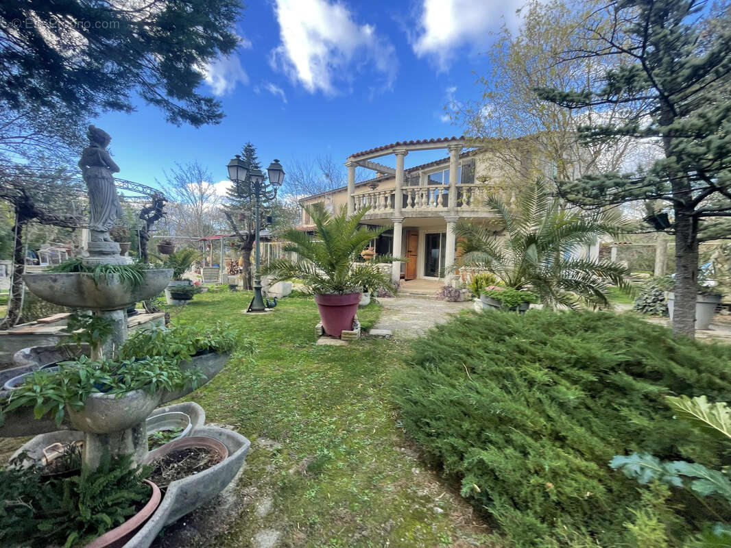 Maison à SAINT-JULIEN-DE-CASSAGNAS