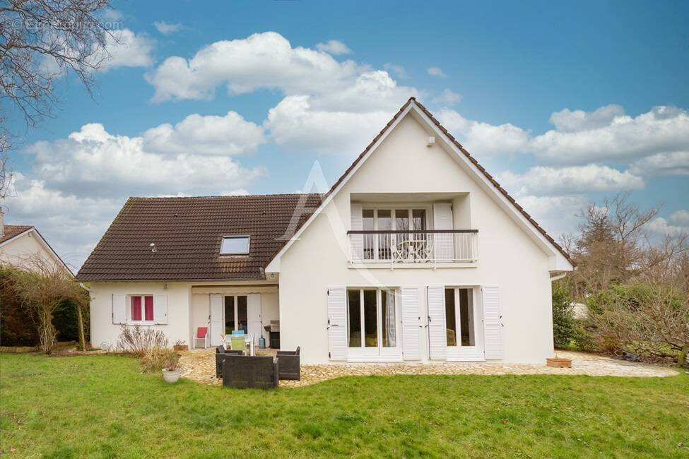 Maison à OZOIR-LA-FERRIERE