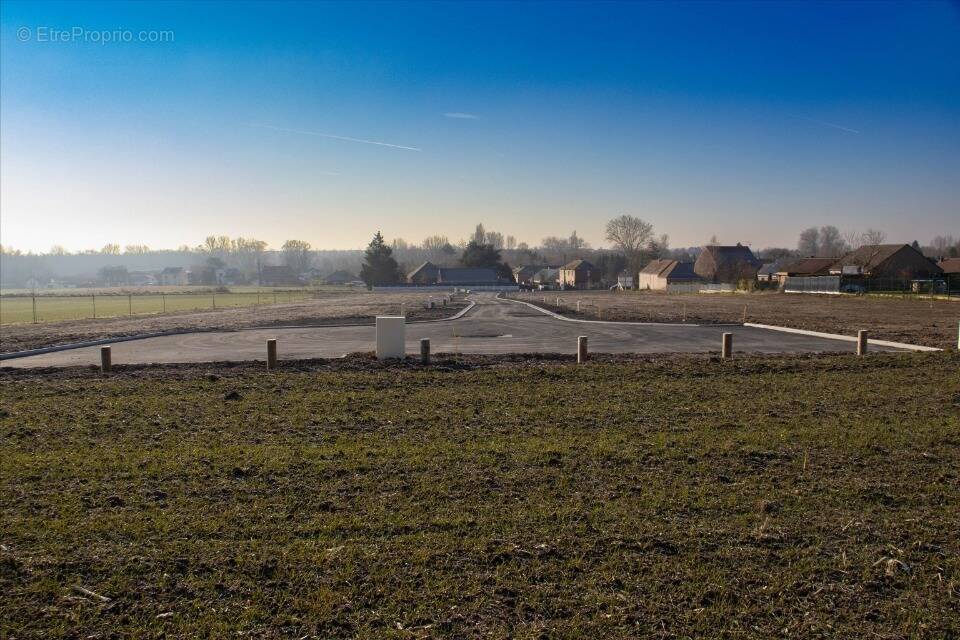 Terrain à AUBIGNY-AU-BAC