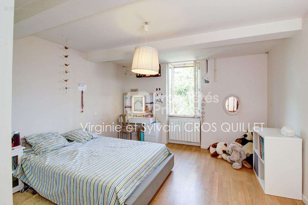Maison de caractère secteur Lavaur 255 m2 + annexes sur grande parcelle - photo 13