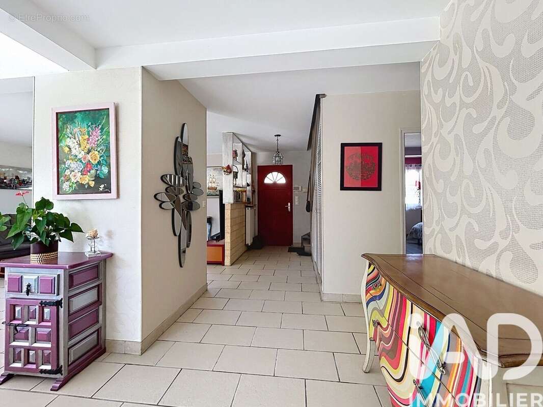 Maison 156 m² à Tournan-En-Brie  - photo 7