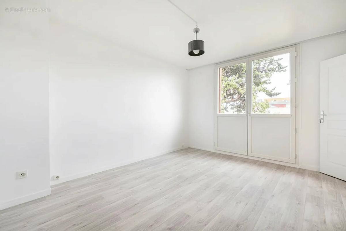Appartement à ROMAINVILLE