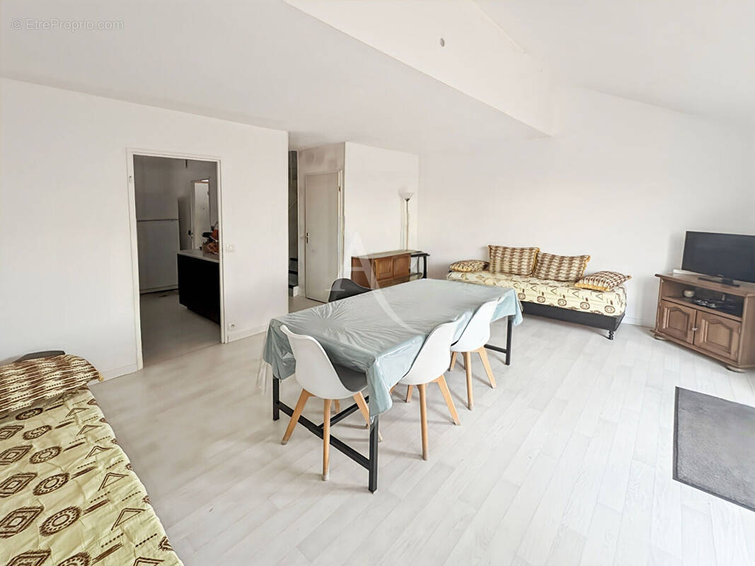 Maison à JOUY-LE-MOUTIER