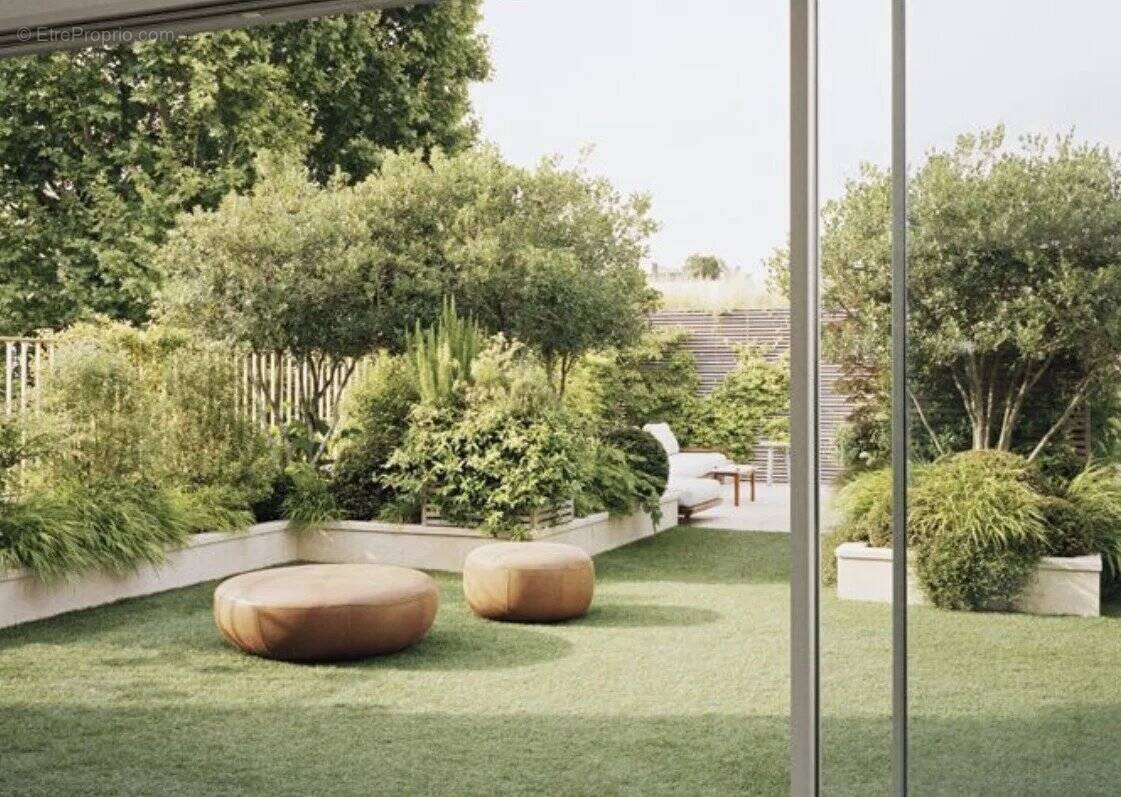 Appartement à NEUILLY-SUR-SEINE