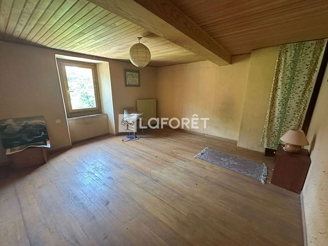 Ambialet - Maison en pierre à rénover - photo 10