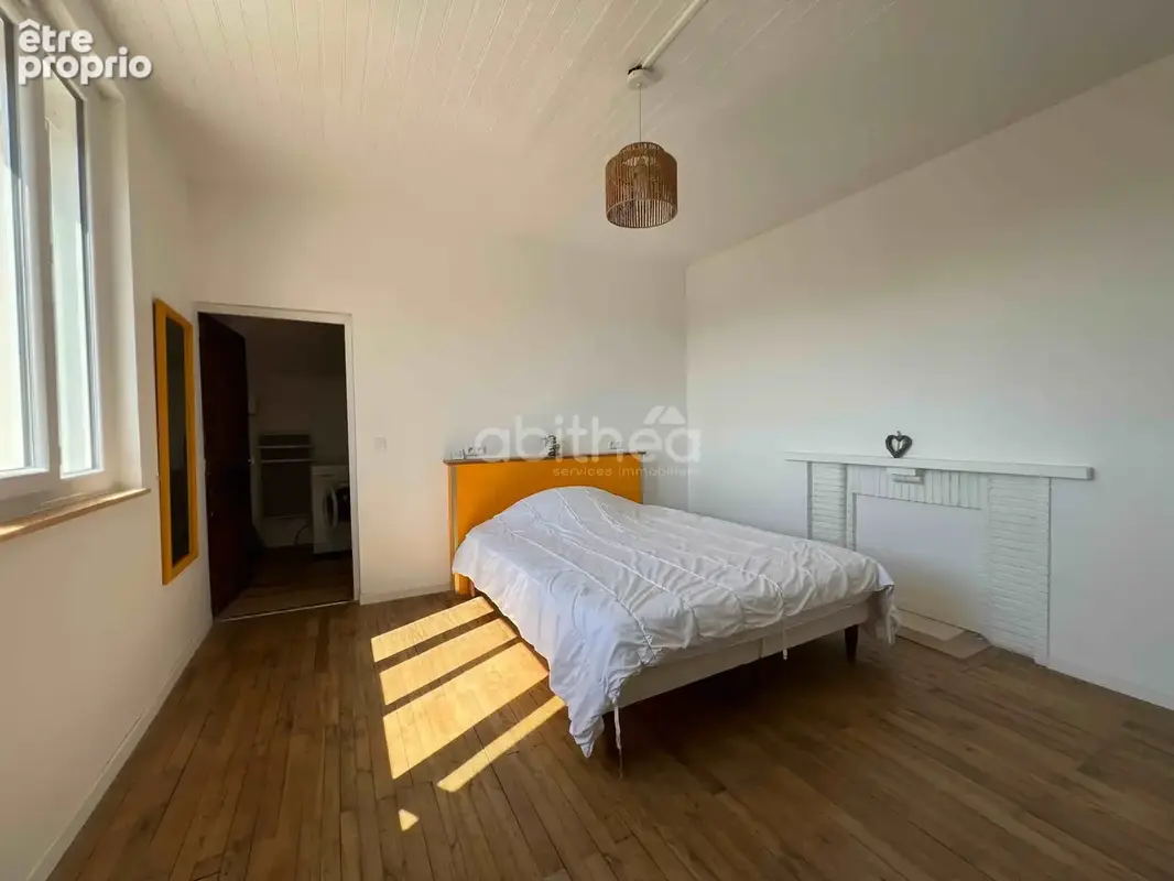 Unique house with outbuildings and large grounds   Chassiecq (16350) - photo 6