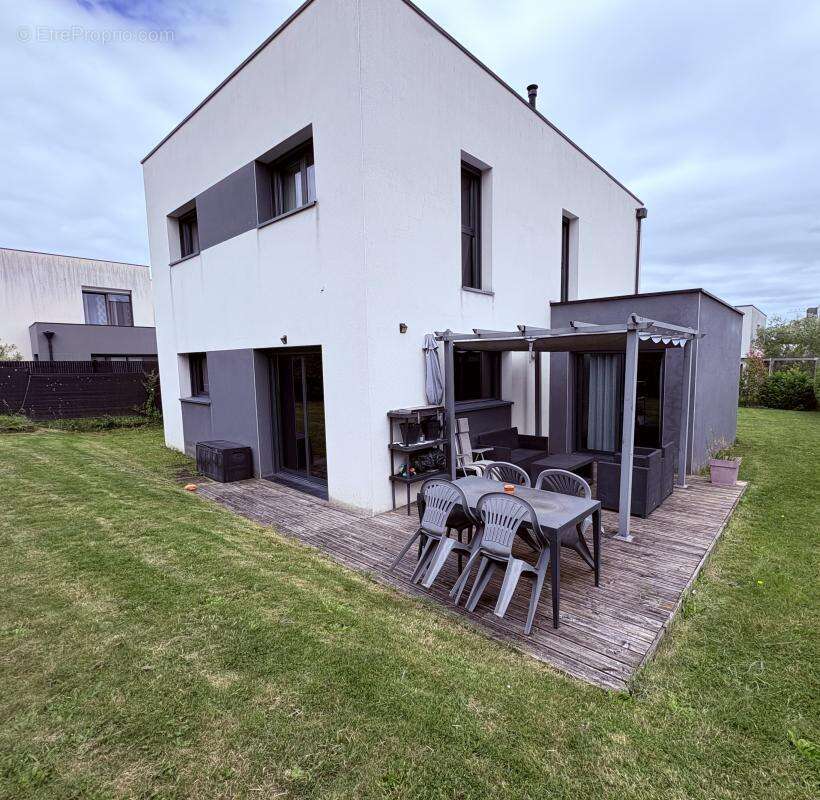 Maison à THORIGNE-FOUILLARD