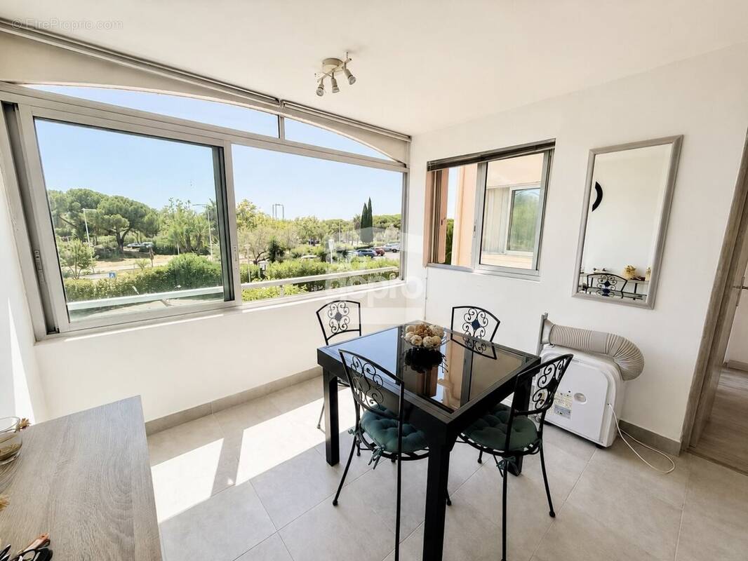 Réf : 2308 - Vente Appartement 2 Pièces avec parking, secteur Mont Saint Martin Cap d'Agde ! - photo 5