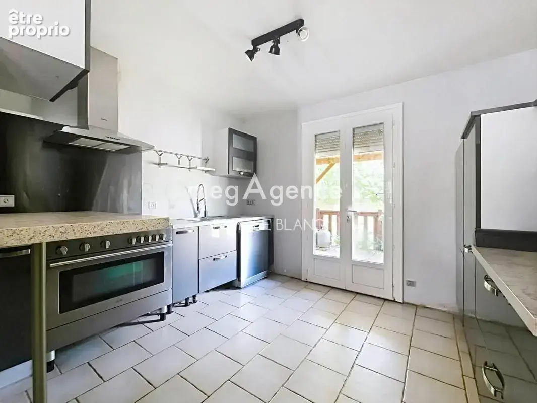 Maison 4 chambres, 118 m², terrain d'environ 850 m² - photo 5