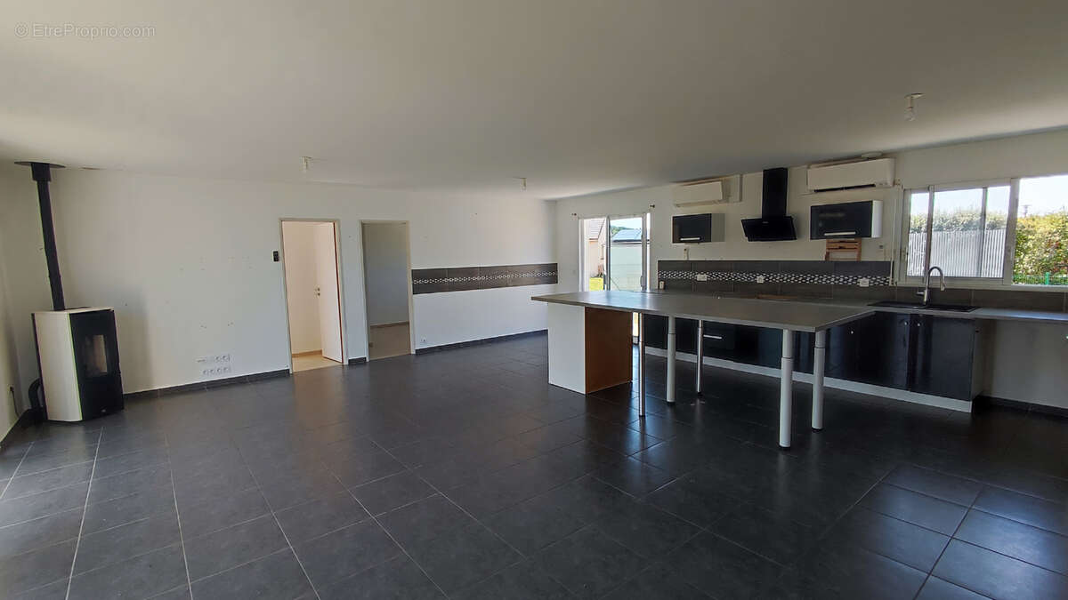 Maison recente dans petit village proche oloron - photo 7