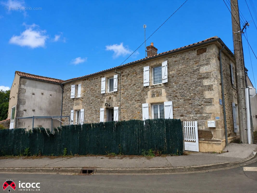 Maison à MARSAIS-SAINTE-RADEGONDE