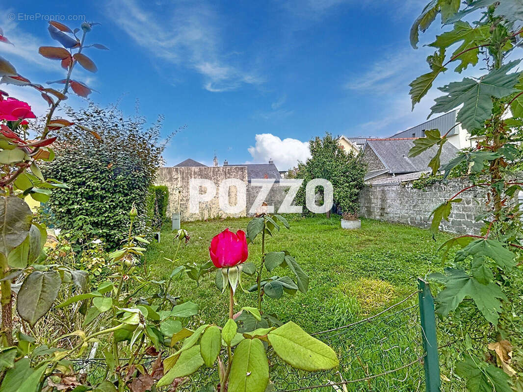 Maison à DONVILLE-LES-BAINS