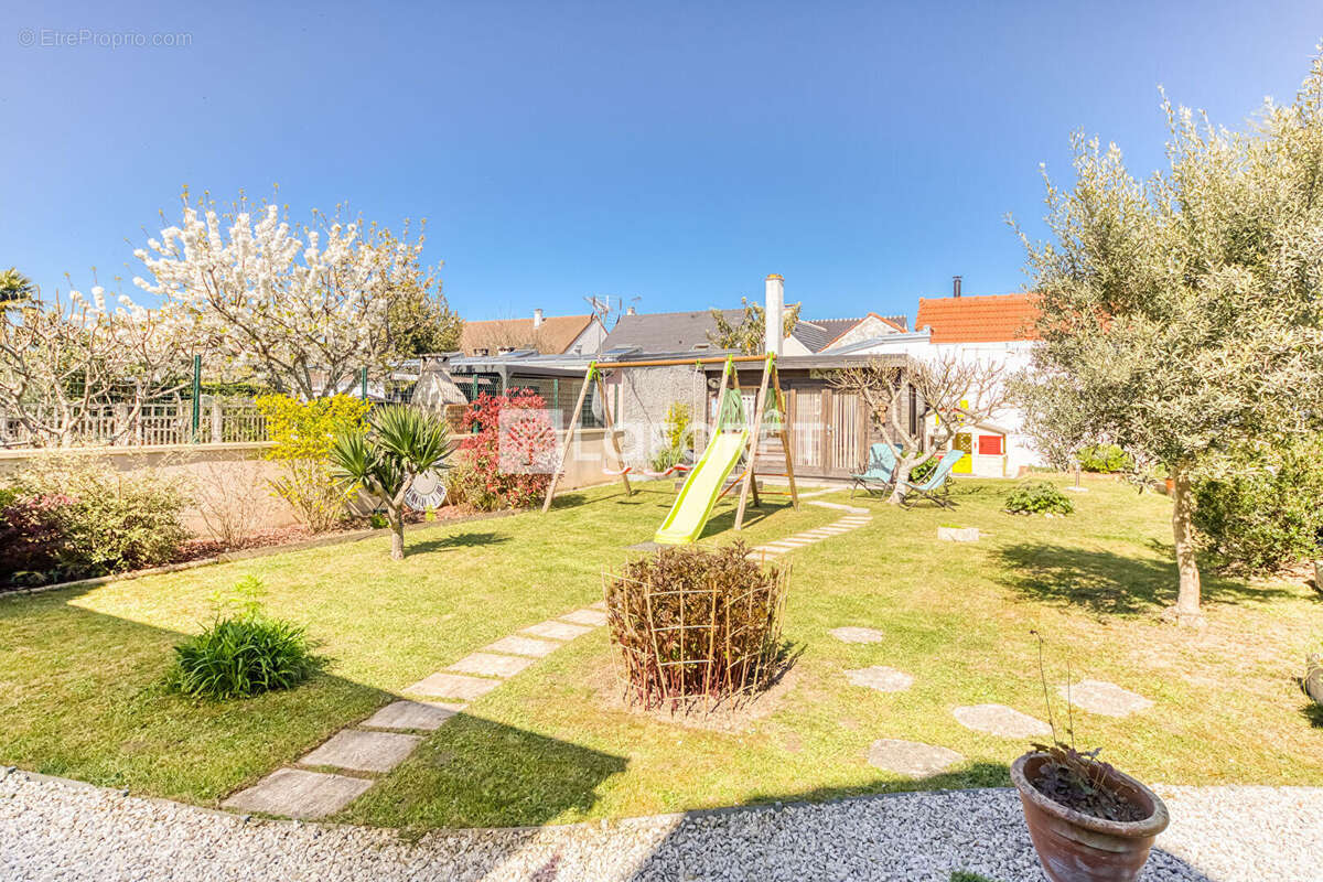 Maison à PONTAULT-COMBAULT