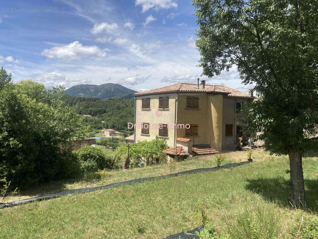 Maison à TAURIERS