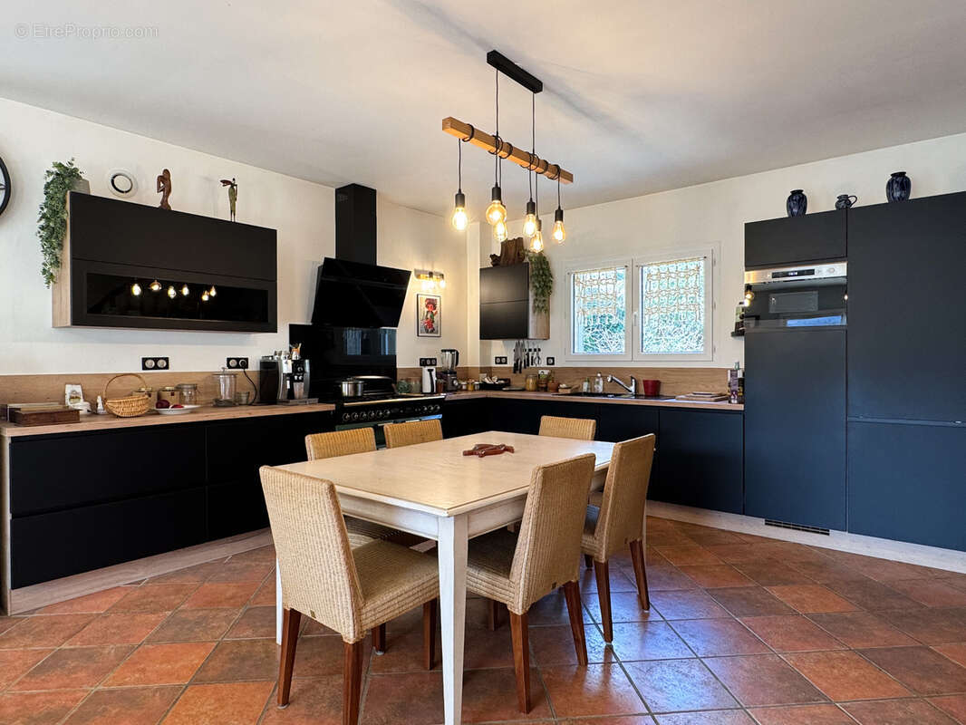 Maison à LES OLLIERES-SUR-EYRIEUX