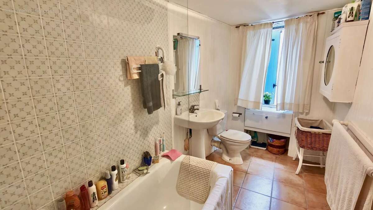 Maison de village de caractère avec piscine, garage et vue dégagée à deux pas de Pézenas - photo 17