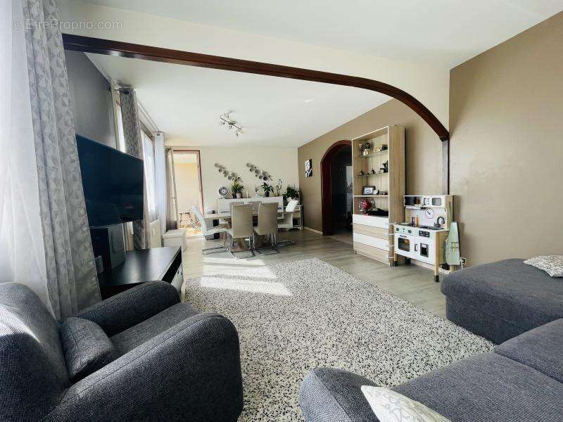 Appartement à PONT-DE-CHERUY