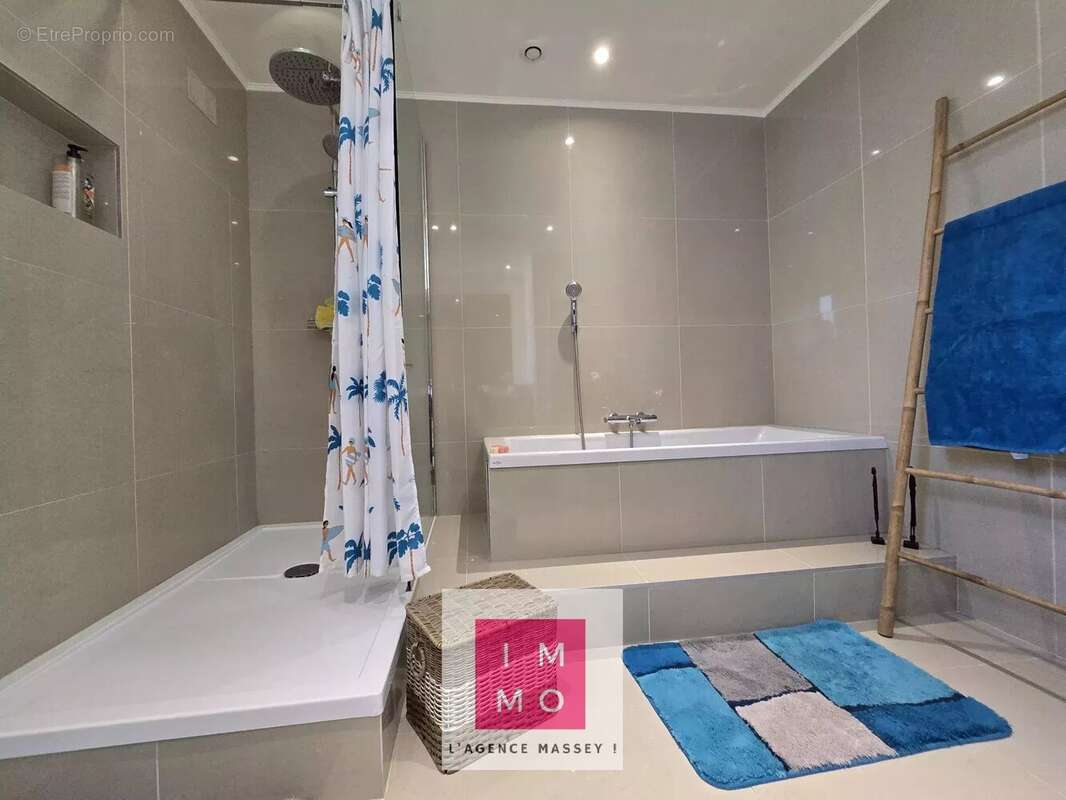 Maison à CASTERA-LOU