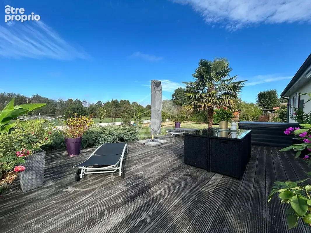 Maison plain pied 122m2 Saint Pavace , 3 chambres, garage et grand terrain - photo 2