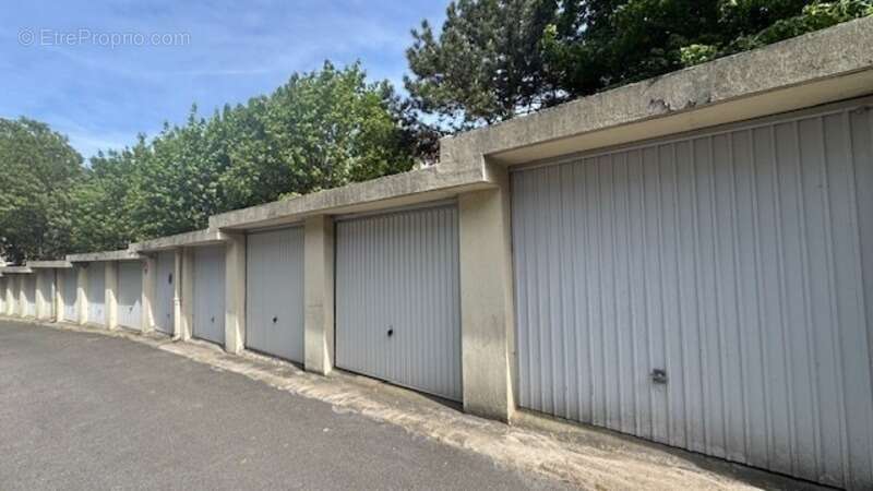 Parking à CHATILLON