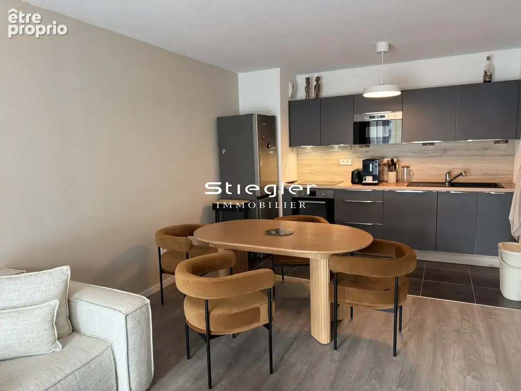 Espace repas-cuisine équipée