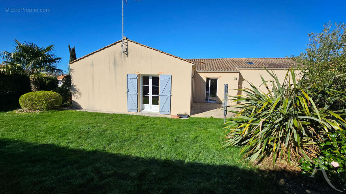 Maison à SAINT-ETIENNE-DU-BOIS