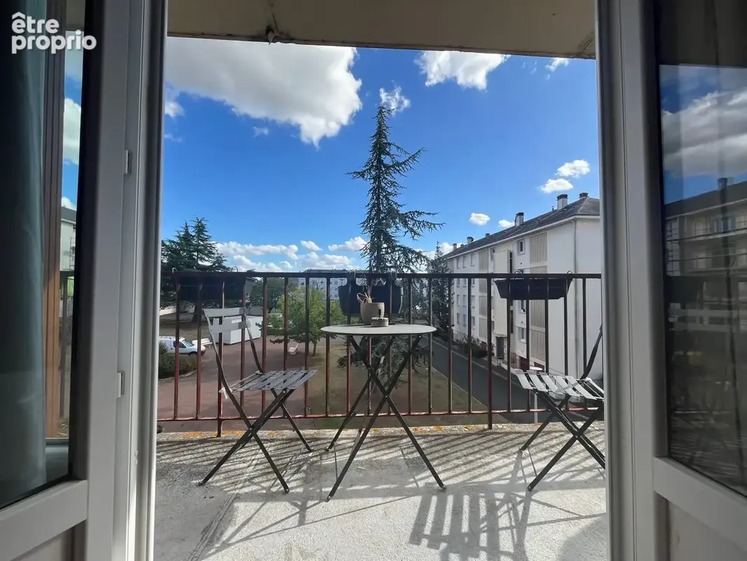 Appartement 4 pièces 72 m² à vendre à Saumur (49400) - photo 1