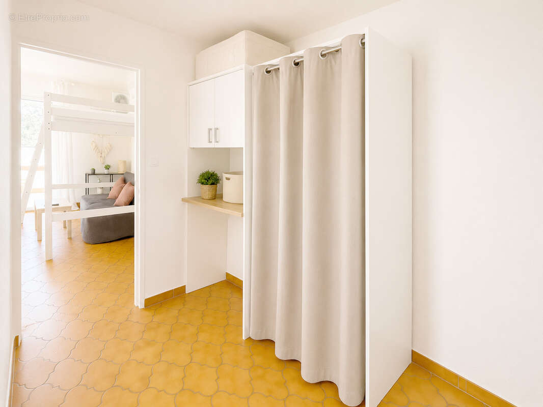 Appartement T1 exposé sud de 24m2 à 5mn à pieds des plages et commerces Le Pin Rolland - photo 6