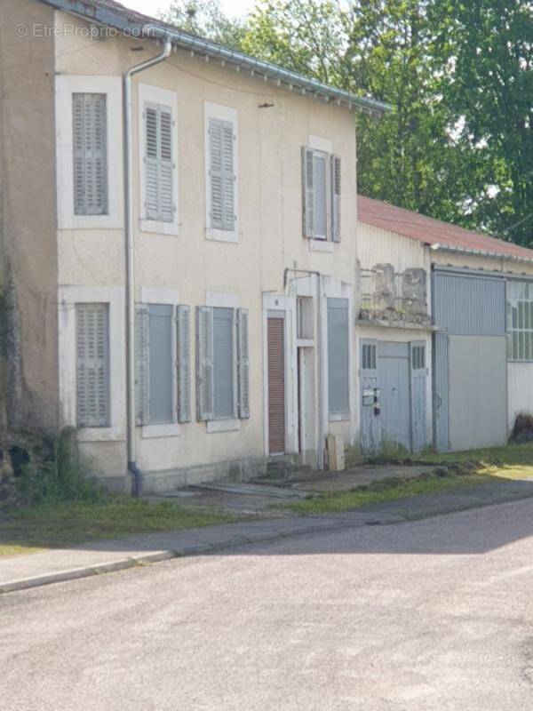 Maison à SAINT-PIERREMONT