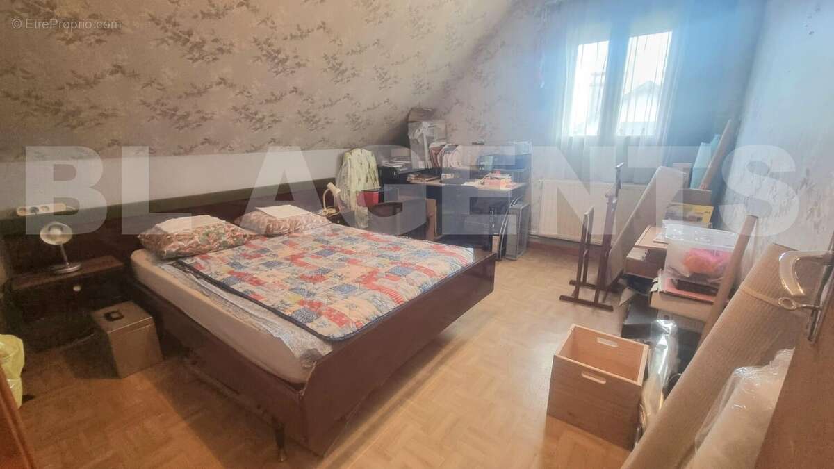 f63bd8d8-f936-42f4-9a6d-6b4663faf7cb - Maison à CHARLEVILLE-MEZIERES