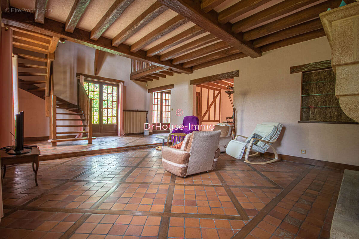 Maison 217 m² à Auffreville-Brasseuil  - photo 4