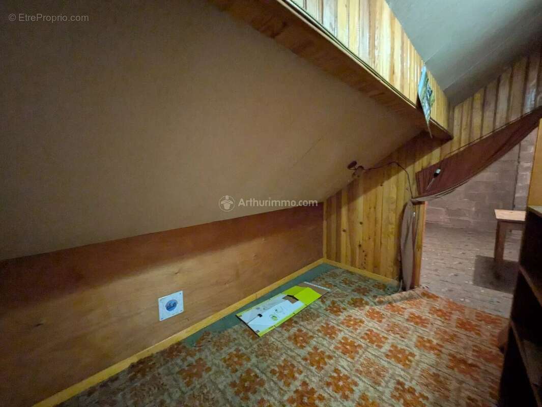 Maison à NEUFCHATEAU