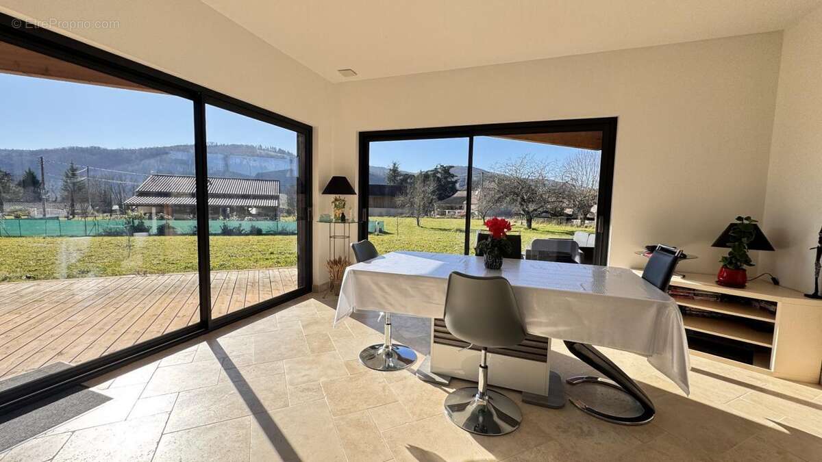 Maison à TOUR-DE-FAURE