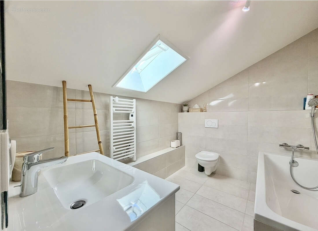 Appartement à DOUVAINE