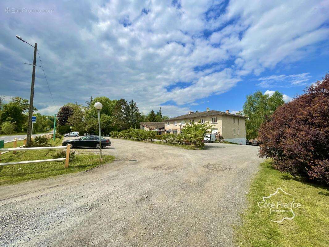 Commerce à PEYRAT-DE-BELLAC