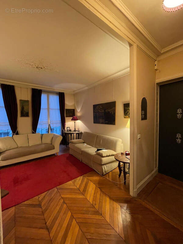 Appartement à PARIS-1E