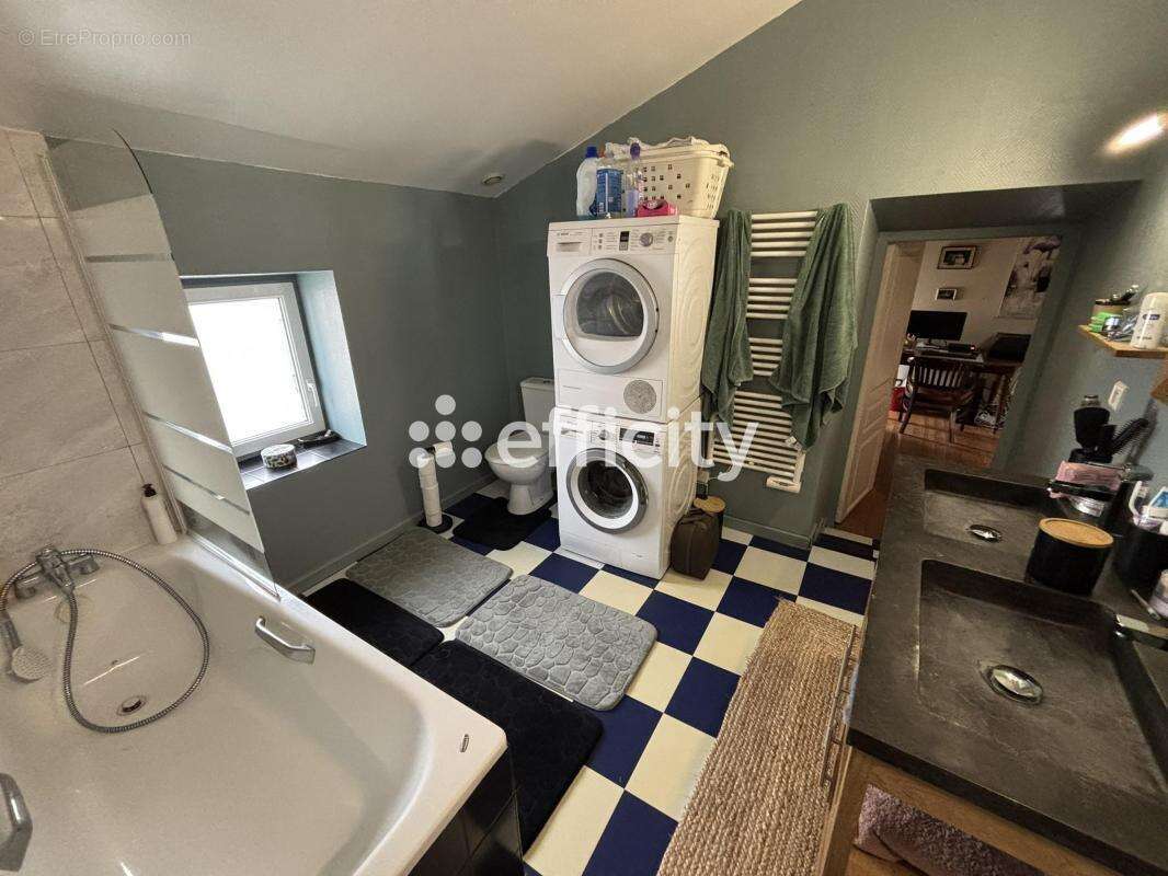 Maison à SAINT-JEAN-DE-LIVERSAY