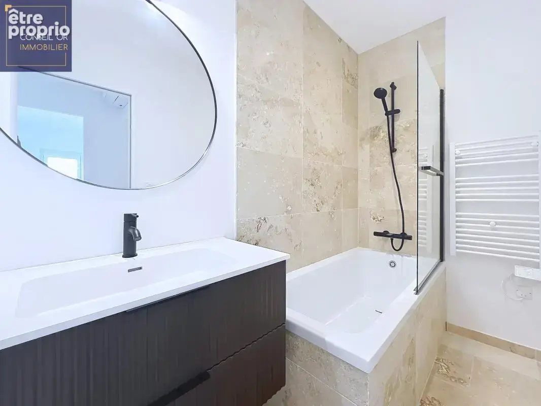 Maison entièrement rénovée de 125 m² – 4 chambres, garage et jardin - photo 8